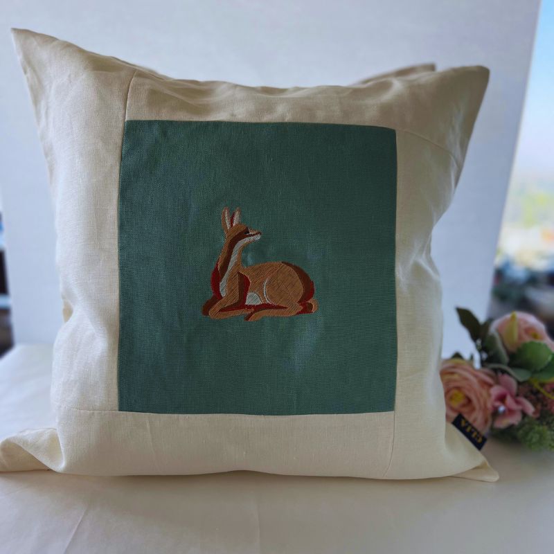 Funda de Cojín 100% Lino Bordado –  Color Base Crudo